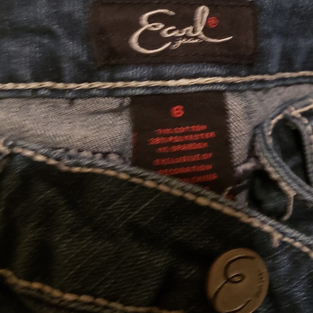 Shorts - Picture 4 of 4